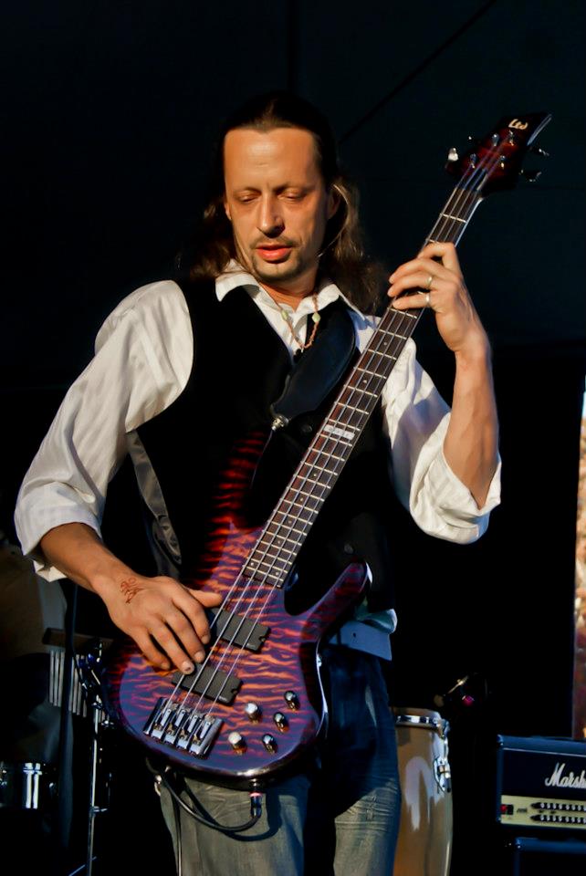 Rodney Wallin and fellow musicians, archive photo 33